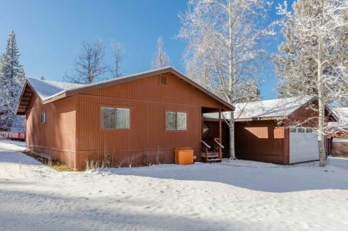 10420 Regency Cir, Truckee CA  96161-1615 exterior