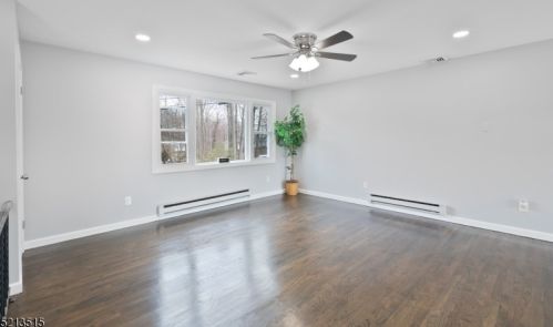 30 Lincoln Trl, Hopatcong NJ  07843-1548 exterior