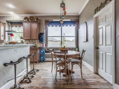 4401 Bay Vly Dr, Garland TX  75043-1874 exterior