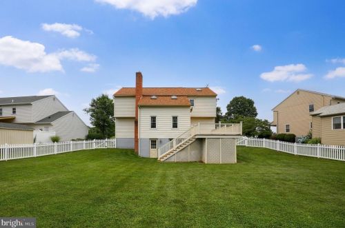 1542 Jefferson Ct, Lancaster PA  17602-1244 exterior