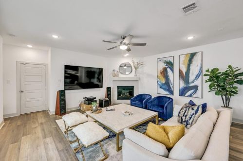 1557 Jackson St, Carrollton TX 75006-6253 exterior