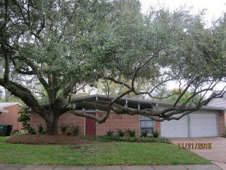 8826 Bintliff Dr, Houston TX  77074-7302 exterior