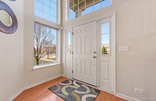 119 Fountain Grass Cir, Hanover Park, IL 60103-1398