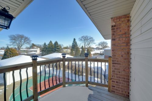 8293 Ozanam Ave, Niles IL  60714-2454 exterior