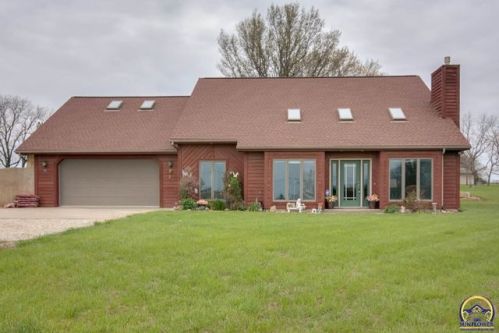 8410 77th St, Auburn, KS 66402-9519