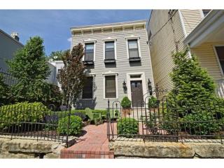 1032 Saint Gregory St, Cincinnati, OH 45202-1722
