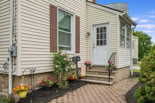 7 Cedar St, Fredon, NJ 07860-2101