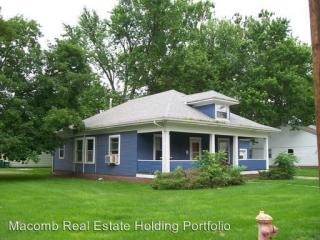 711 Carroll St, Macomb IL  61455-1949 exterior