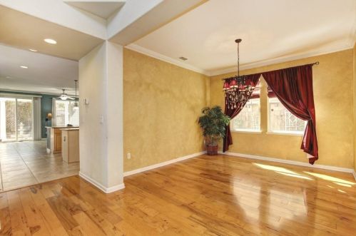 5616 Mingee Way, Elk Grove CA  95757-1647 exterior