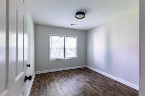 1361 Byrere Ter, Atlanta GA  30310-3927 exterior