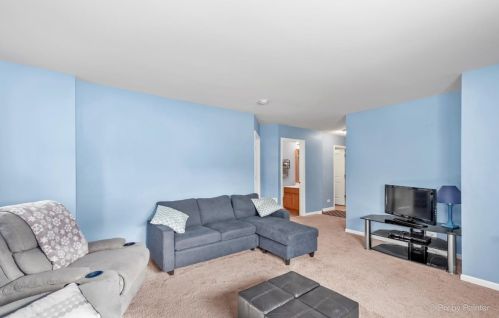 1147 Alta Vista Dr, Pingree Grove IL  60140-2058 exterior