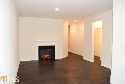60 Chastain Cir, Newnan GA  30263-8601 exterior