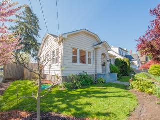 1306 Russet St, Portland OR  97217-5549 exterior