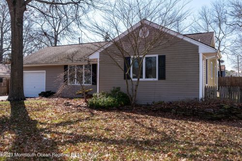 1729 Lakeside Dr, Lacey, NJ 08731-3213