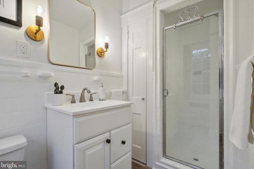 426 Durham St, Philadelphia PA  19119-1222 exterior