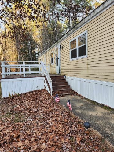130 Estate Dr, Barrington, NH 03825-7293
