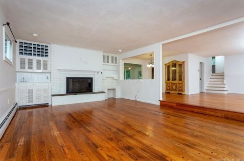 39 Mohawk Dr, Norwalk CT  06851-1826 exterior