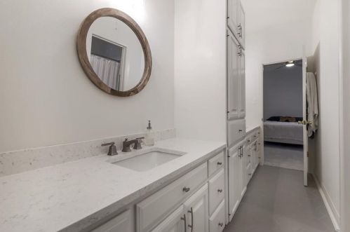6615 Candle Ridge Cv, Austin TX  78731-2850 exterior