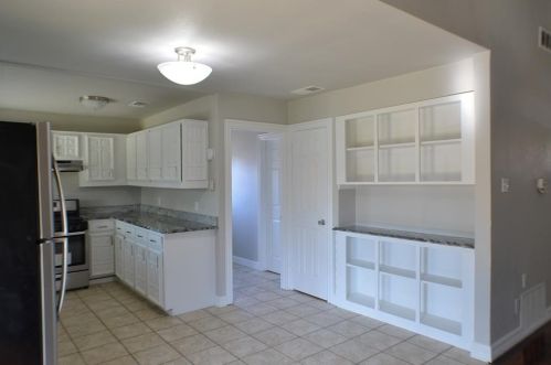 2006 Brentwood Ln, Carrollton TX exterior