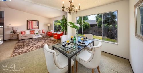 987 Placer Ave, Manteca, CA 95336-3838