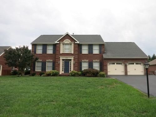 2915 Edgefield Cir, Vinton, VA 24179-1509