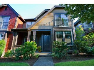 7119 Stonewater St, Beaverton OR  97124-7320 exterior