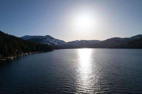 14246 Shore Dr, Truckee CA  96161-3430 exterior