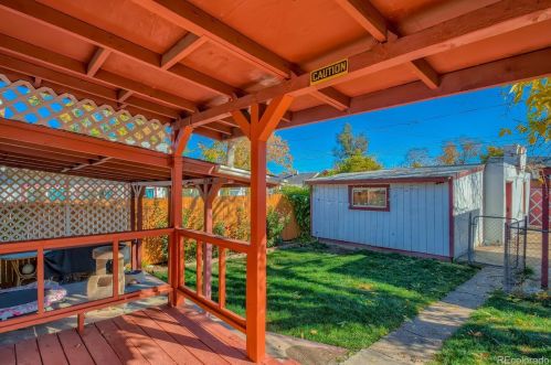 4438 Logan St, Denver CO 80209-1817 exterior