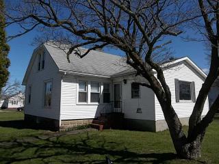 1736 Davis Ave, Erie, PA 16509-2635