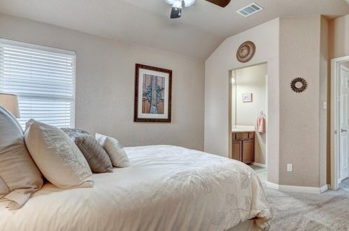 108 Ferrule Dr, Uhland TX 78640-8008 exterior