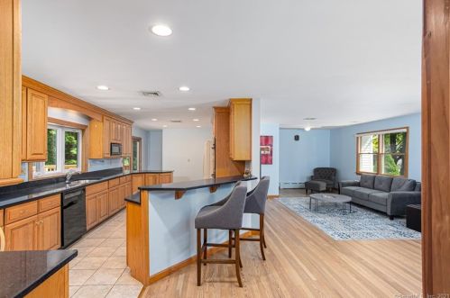 15 Sunset Hill Rd, Wilton CT  06897-4925 exterior