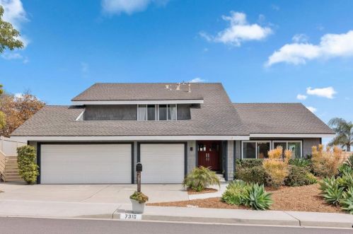 7310 Esfera St, Carlsbad, CA 92009-7820
