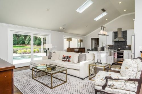 2553 Echo Dr, Atlanta GA  30345-3528 exterior