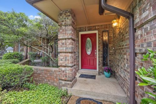 2500 Clearspring Dr, Irving TX  75063-3163 exterior