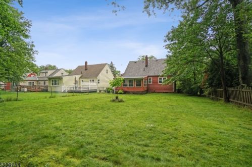 319 Essex St, Stirling, NJ 07980-1301