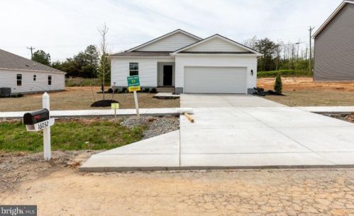 16048 Grant Ct, Bowling Green, VA 22427-9327