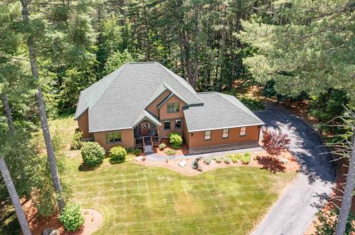 9 Barton Rd, Hollis, NH 03049-6522
