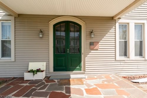 25 Knowlton Rd, Columbia, NJ 07832-2208
