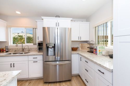 2647 Angela St, Simi Valley CA  93065-2605 exterior