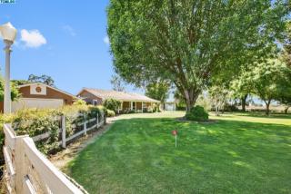 4235 Riggin Ave, Visalia, CA 93291-9265