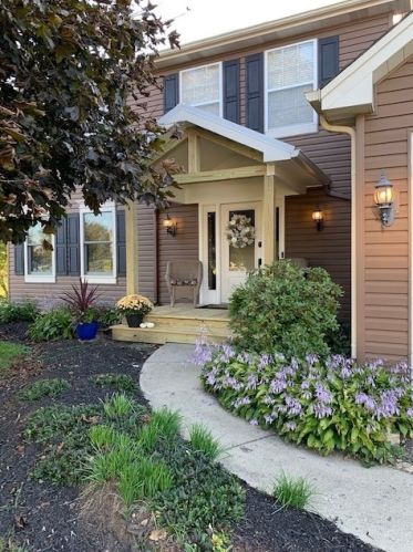 220 Parkside Ln, Oswego, IL 60543-8211