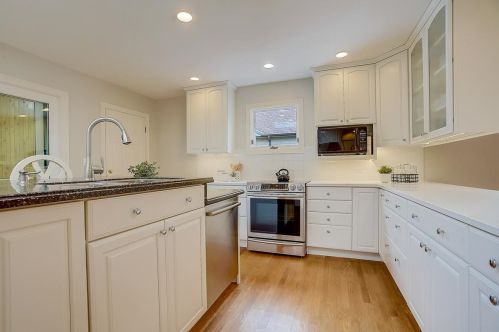 1550 Hawthorne Pl, Bannockburn IL  60015-2008 exterior