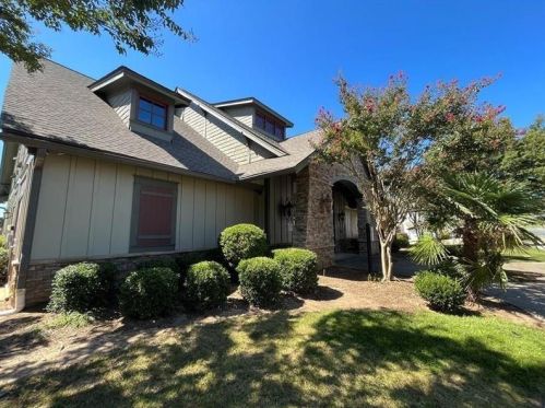 2188 Executive Dr, Duluth GA  30096-8969 exterior