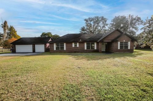 507 Lone Star Trl, Angleton, TX 77515-9092