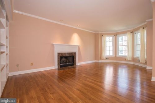 42 Governors Ln, Princeton NJ  08540-3670 exterior