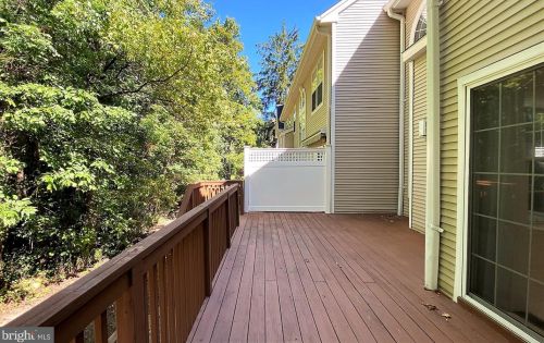 8 Burr Dr, Princeton NJ  08540-1950 exterior