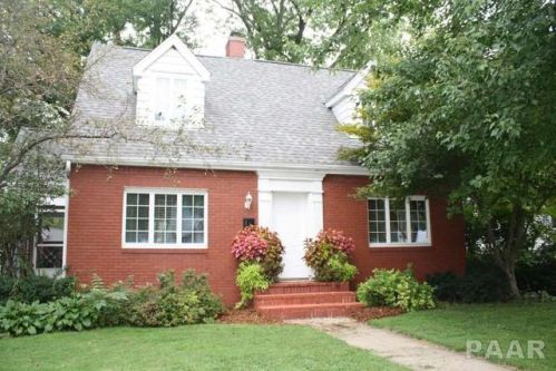 111 Court Dr, Beverly Manor, IL 61571-2411