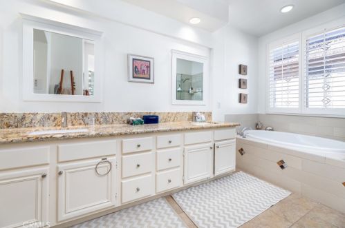 58 Montrose, Irvine CA  92620-1995 exterior