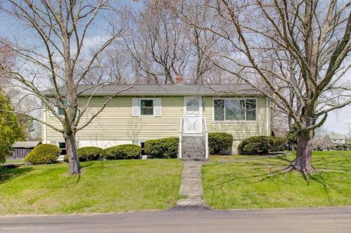 25 Colonial Dr, Warren, RI 02885-1710
