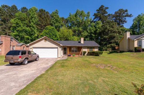 6265 Emerald Pointe Cir, Atlanta, GA 30349-4894